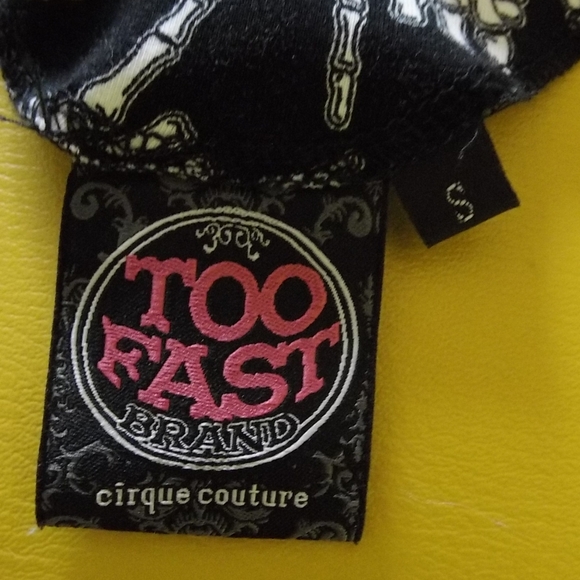 Too Fast Brand..Black/White Skeleton Hand Tank - Picture 8 of 8